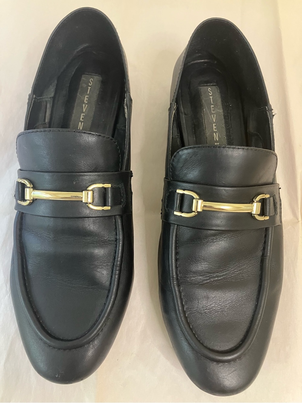 Steven by Steve Madden women’s black leather horse bit loafers size 10.